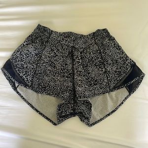 Lululemon Hotty Hot shorts